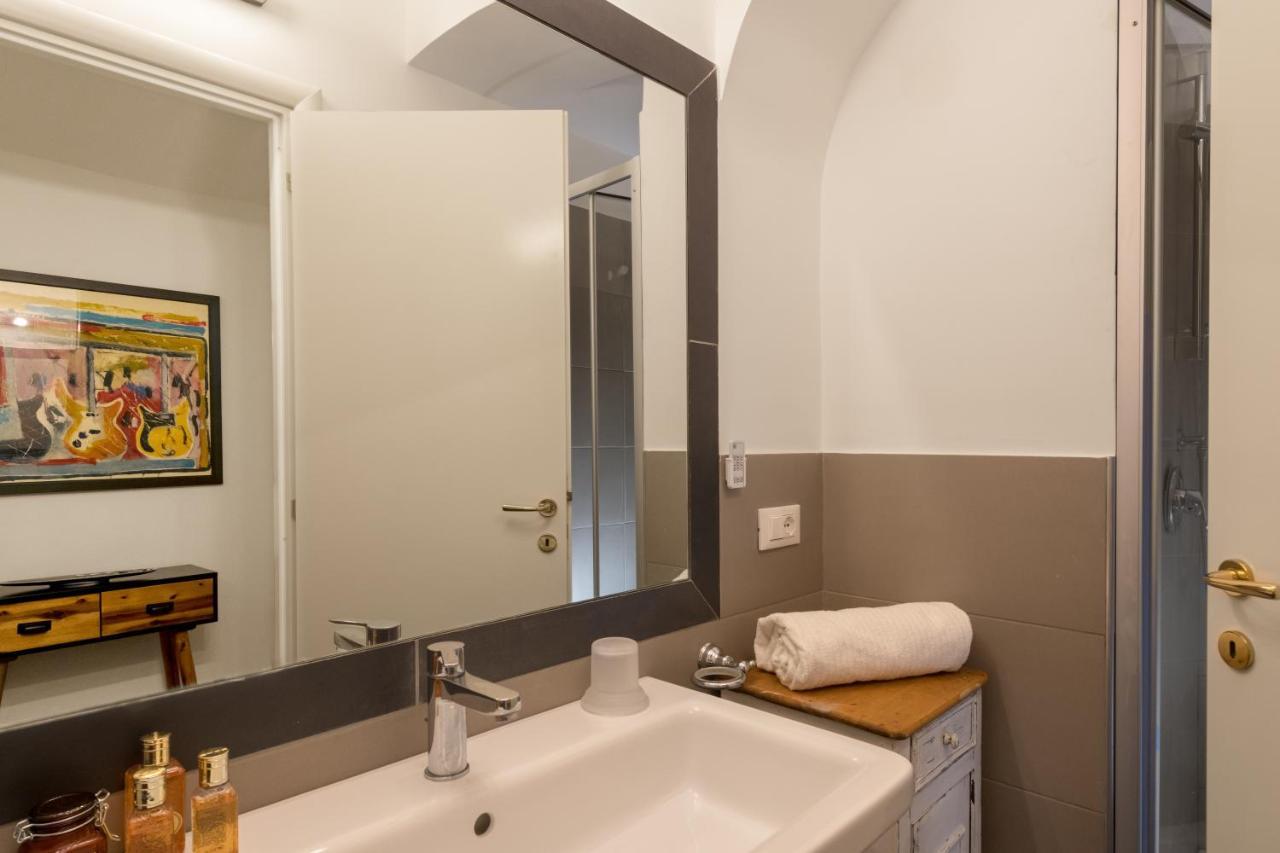 ローマNew! Amazing Piazza Navona Viewアパートメント エクステリア 写真